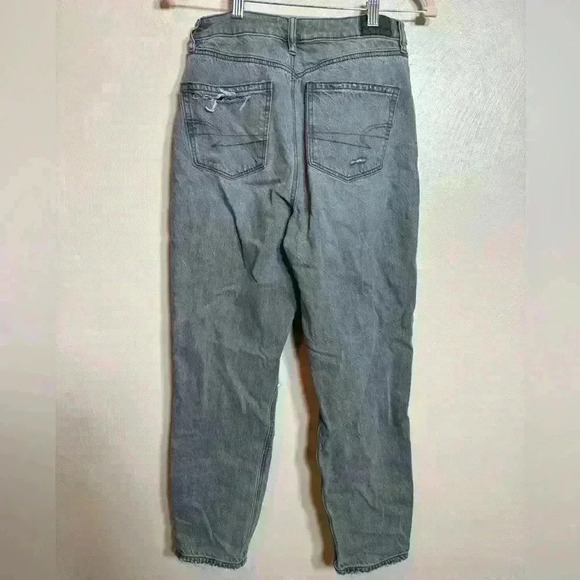 American Eagle AEO Women's Mom Jeans Gray Ripped Distressed Size 4 - Picture 5 of 6